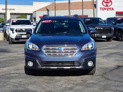 Used 2017 Subaru Outback 2.5i Limited image 2
