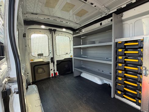 Used 2019 Ford Transit 250 130 Medium Roof image 12