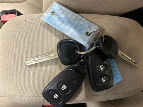 Used 2013 Hyundai Accent GLS w/ Premium Pkg image 30