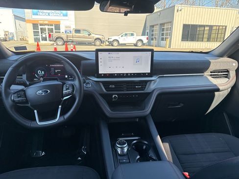 Used 2025 Ford Explorer ST-Line image 11