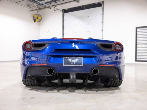 Used 2019 Ferrari 488 Spider image 5