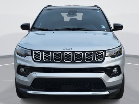 Used 2024 Jeep Compass Limited image 2