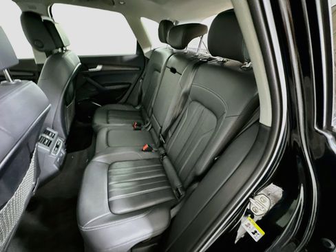 Used 2023 Audi Q5 2.0T Premium w/ Convenience Package AWD/4WD image 28