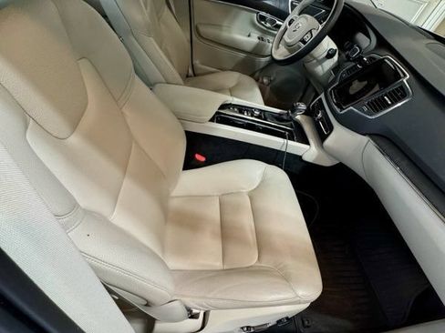 Used 2020 Volvo XC90 T6 Momentum w/ Protection Package Premier AWD/4WD image 5