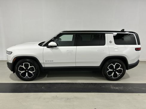 Used 2024 Rivian R1S Adventure AWD/4WD image 2