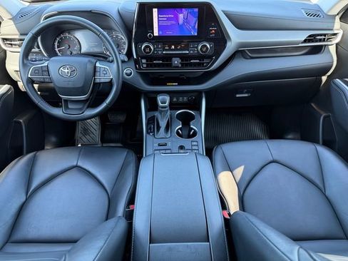 Certified 2024 Toyota Highlander XLE AWD/4WD image 21