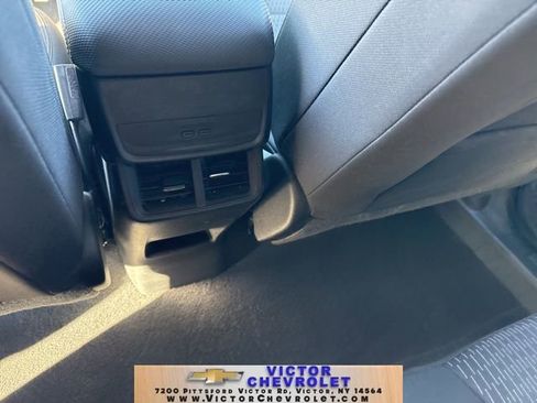 New 2025 Chevrolet Equinox LT image 27