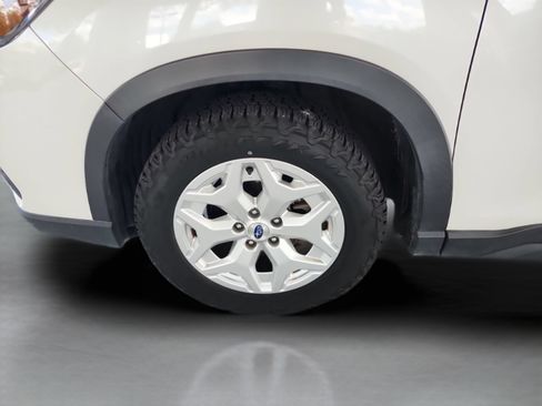 Used 2021 Subaru Forester AWD/4WD image 28