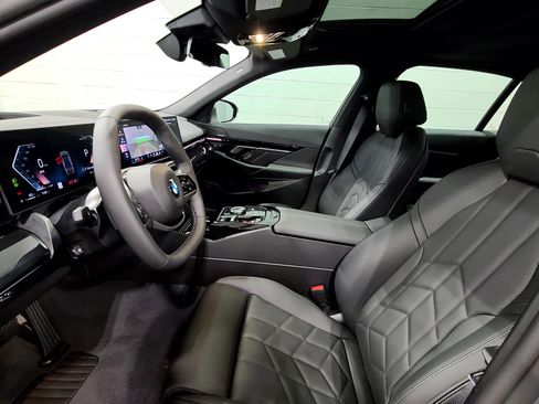 New 2026 BMW 530i xDrive w/ Premium Package image 12