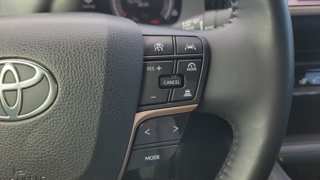 Certified 2023 Toyota Crown AWD/4WD image 21