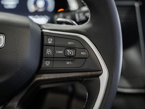 New 2025 Jeep Grand Cherokee Limited image 27