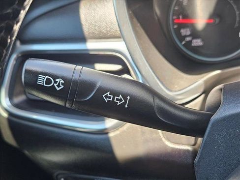 Used 2019 Chevrolet Equinox LT FWD image 13