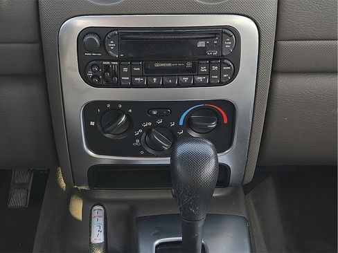 Used 2003 Jeep Liberty Limited image 11