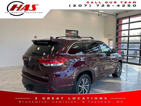 Used 2018 Toyota Highlander XLE image 6