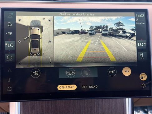 Used 2025 Land Rover Range Rover SE image 35