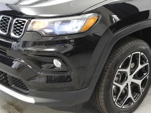 Used 2024 Jeep Compass Limited w/ Sun and Sound Group AWD/4WD image 4