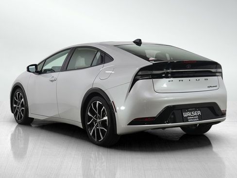 Used 2023 Toyota Prius Prime Premium image 3