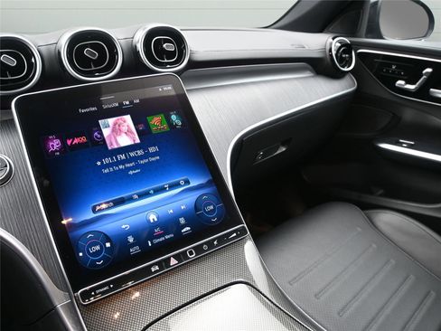 Used 2023 Mercedes-Benz C 300 C 300 image 6