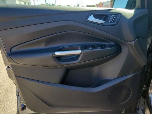 Used 2016 Ford Escape SE w/ Equipment Group 201A AWD/4WD image 16