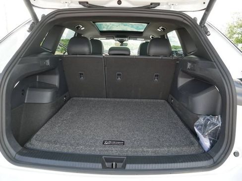 Certified 2026 Volkswagen Tiguan SE R-Line AWD/4WD image 17
