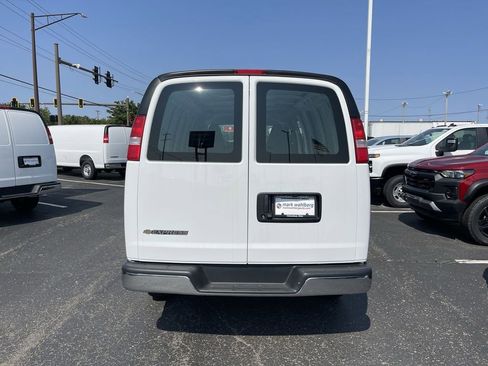 New 2025 Chevrolet Express 3500 Extended w/ Driver Convenience Package RWD image 4