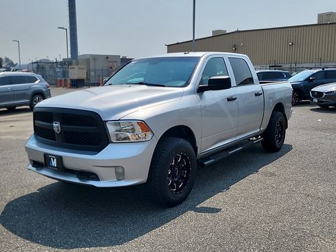 Used 2016 RAM 1500 Express AWD/4WD image 3
