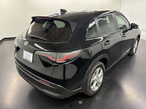 Certified 2024 Honda HR-V LX image 9