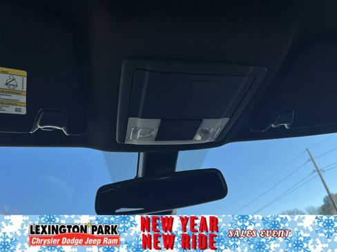 Used 2018 Ford Explorer XLT w/ Equipment Group 202A image 28