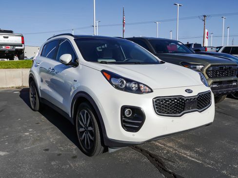 Used 2019 Kia Sportage EX w/ EX Technology Package image 2