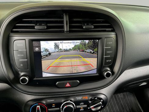 Used 2023 Kia Soul LX FWD image 13
