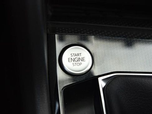 New 2026 Volkswagen Taos SE AWD/4WD image 16
