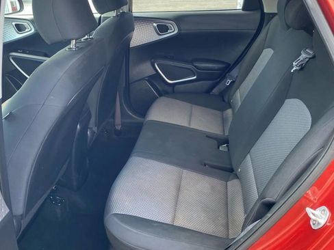 Used 2020 Kia Soul LX FWD image 23