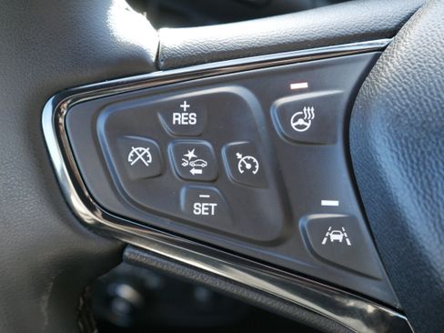 Used 2024 Chevrolet Equinox Premier AWD/4WD image 25