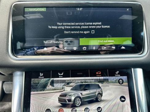 Used 2018 Land Rover Range Rover Sport HSE image 14