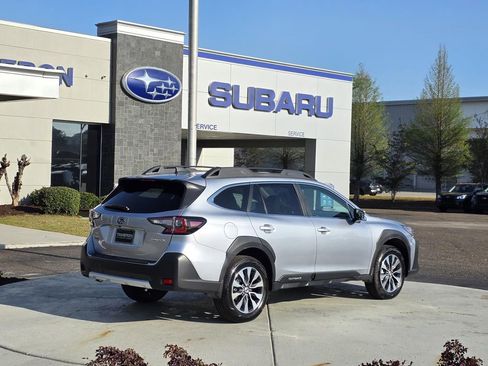 Used 2025 Subaru Outback Limited w/ Popular Package #2 AWD/4WD image 5