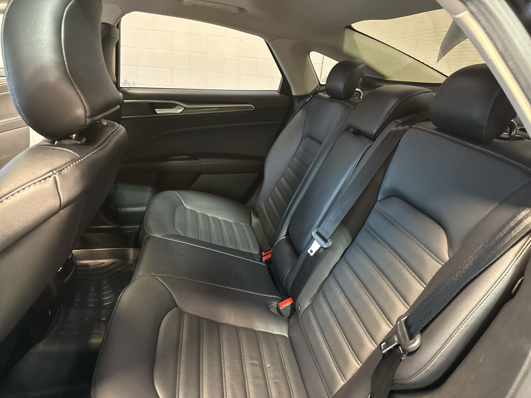 Used 2017 Ford Fusion SE w/ Fusion SE Technology Package AWD/4WD image 29