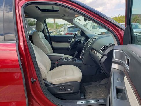 Used 2017 Ford Explorer Platinum AWD/4WD image 9