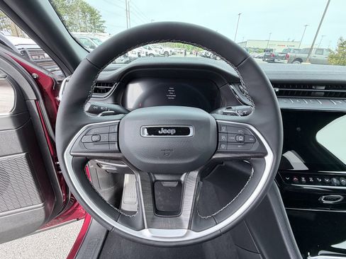 New 2026 Jeep Grand Cherokee L 2WD image 13