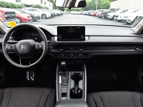 Certified 2023 Honda Accord EX image 7