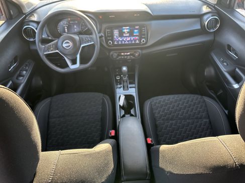 Used 2022 Nissan Kicks SV image 22
