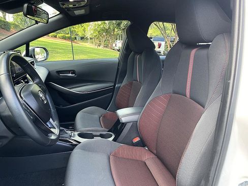 Certified 2025 Toyota Corolla SE FWD image 4