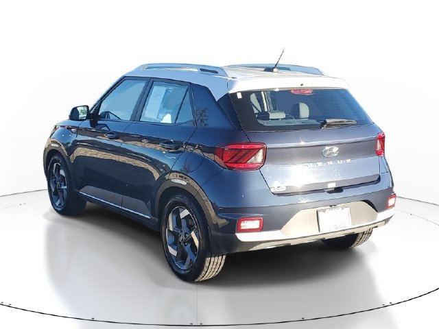Used 2024 Hyundai Venue Limited FWD image 3