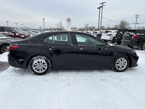 Used 2025 Toyota Camry LE image 6