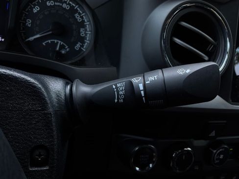 Used 2019 Toyota Tacoma TRD Sport w/ Technology Package AWD/4WD image 35