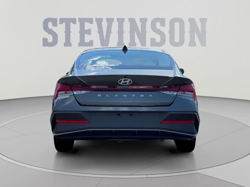 New 2026 Hyundai Elantra SE FWD image 6