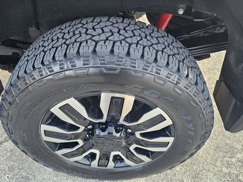 Used 2025 GMC Sierra 2500 Denali Ultimate w/ Max Trailering Package image 6