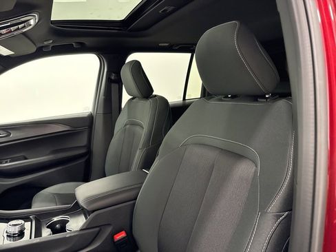 New 2025 Jeep Grand Cherokee Laredo X w/ Luxury Tech Group I image 19