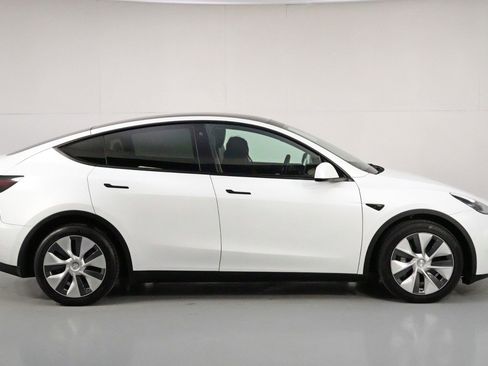 Used 2021 Tesla Model Y Long Range image 53