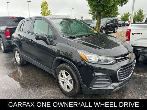 Used 2022 Chevrolet Trax LS w/ Tint and Cruise Package AWD/4WD image 1