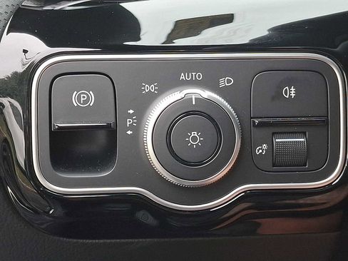 Used 2025 Mercedes-Benz CLA 250 4MATIC image 22